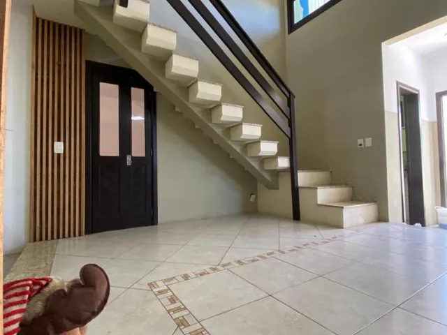 Imagem 3: Casa ampla com 2 quartos, suíte, piscina e estrutura completa