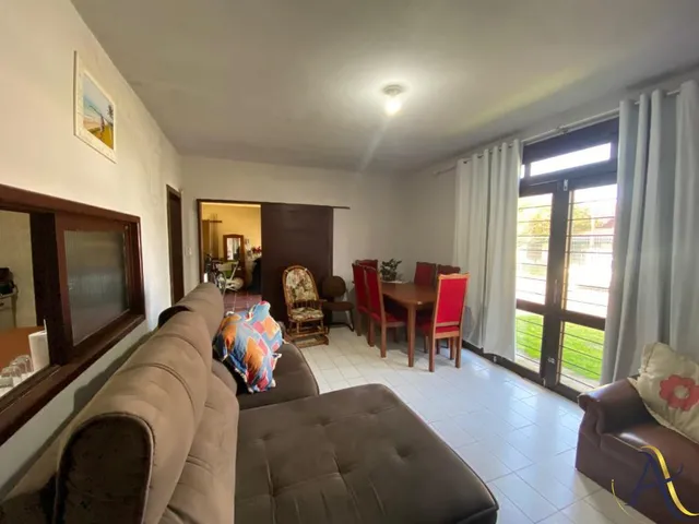 Imagem 4: Casa com 4 dormitórios à venda em localização privilegiada, próxima ao mar, na área