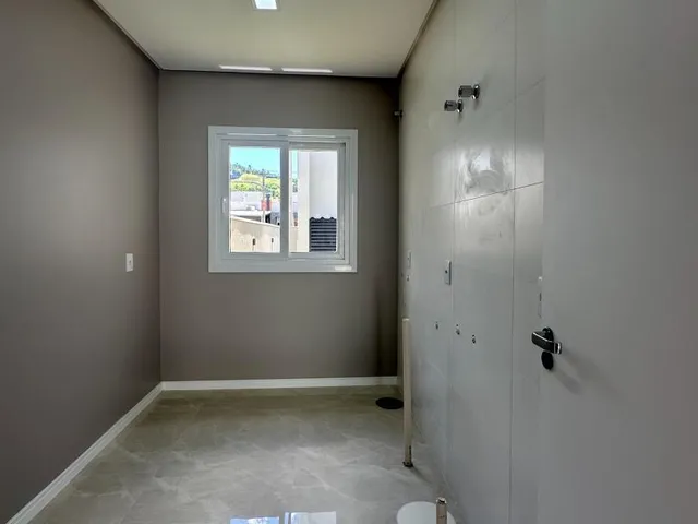 Imagem 9: Casa com 300m² de área de terreno, 2 dormitórios sendo 1 suíte no Centenário em