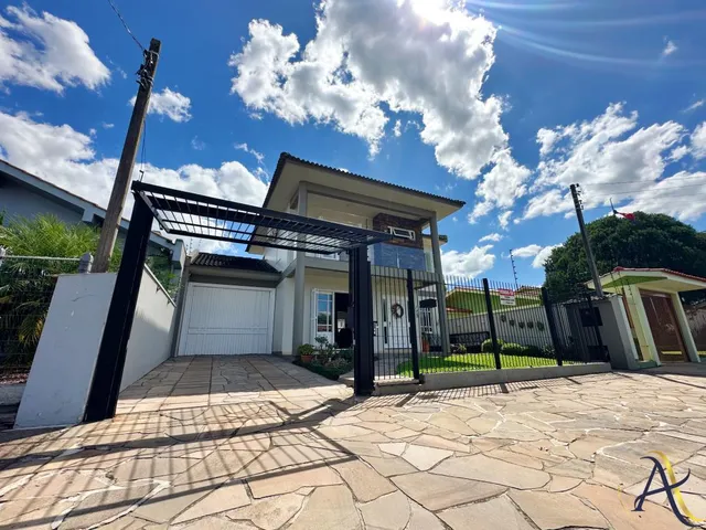 Imagem 2: Casa Completa com Suíte, Piscina, Churrasqueira e Garagem para 3 Carros em excelente