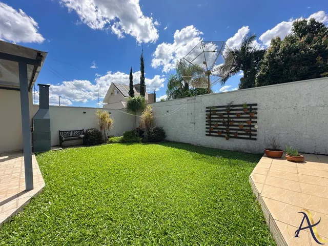 Imagem 7: Casa Completa com Suíte, Piscina, Churrasqueira e Garagem para 3 Carros em excelente