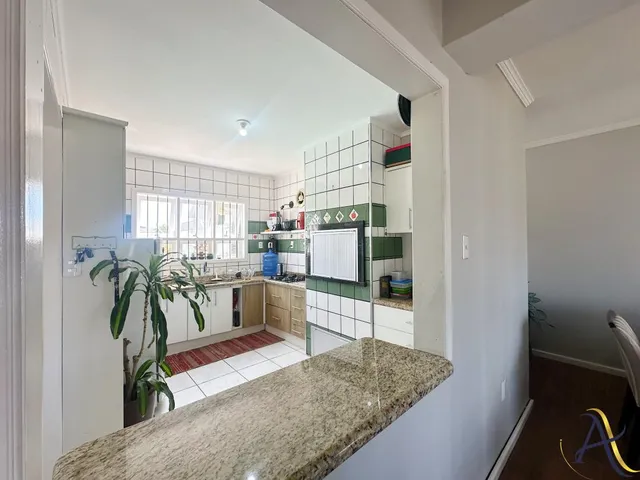 Imagem 11: Casa Completa com Suíte, Piscina, Churrasqueira e Garagem para 3 Carros em excelente