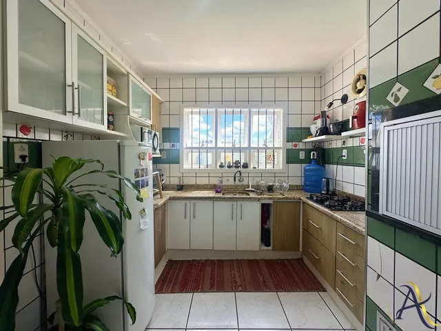 Imagem 12: Casa Completa com Suíte, Piscina, Churrasqueira e Garagem para 3 Carros em excelente