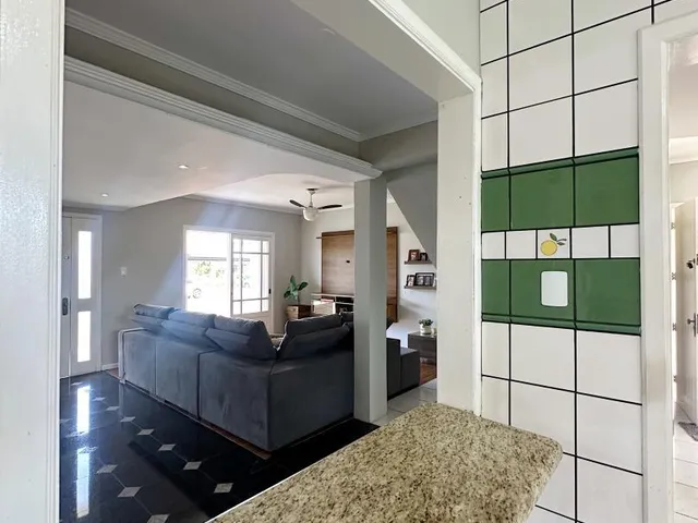 Imagem 14: Casa Completa com Suíte, Piscina, Churrasqueira e Garagem para 3 Carros em excelente