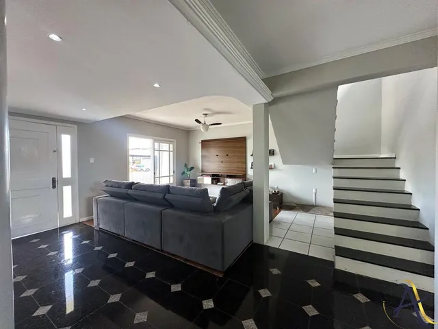 Imagem 15: Casa Completa com Suíte, Piscina, Churrasqueira e Garagem para 3 Carros em excelente