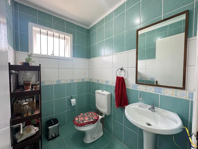 Imagem 16: Casa Completa com Suíte, Piscina, Churrasqueira e Garagem para 3 Carros em excelente