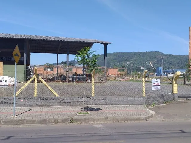 Imagem 3: Lote de 4.542,48m ao lado da UNIGUAÇU Localização estratégica para investimento