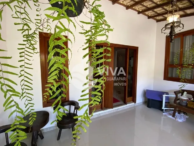 Imagem 12: Ampla casa de alto padrão com 4 suítes e 3 vagas de garagem na Nova Guarapari