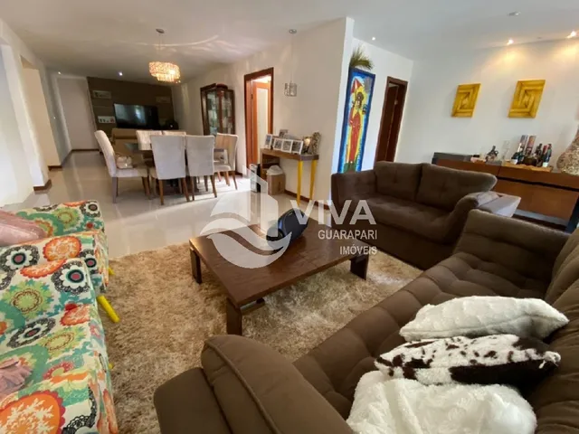 Imagem 8: Ampla casa de alto padrão com 4 suítes e 3 vagas de garagem na Nova Guarapari