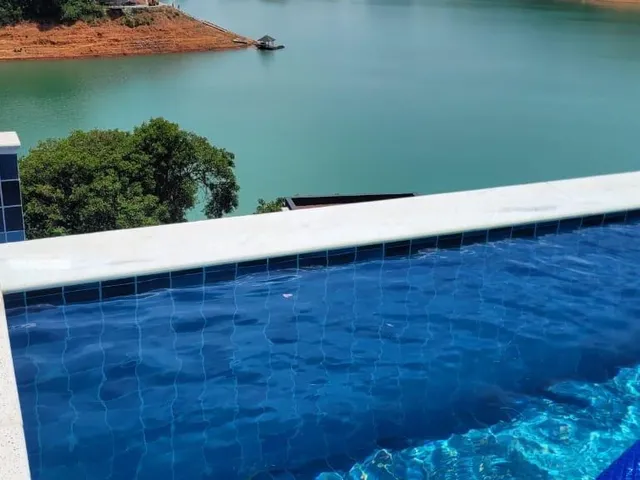 Imagem: Linda Chácara Mobiliada a Beira da Represa