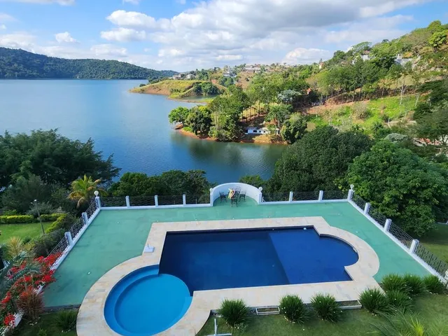 Imagem: Linda Chácara a Beira da Represa ( Pé