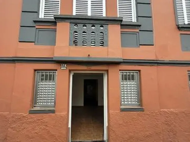Imagem: Casa com 02 Quartos - Santos