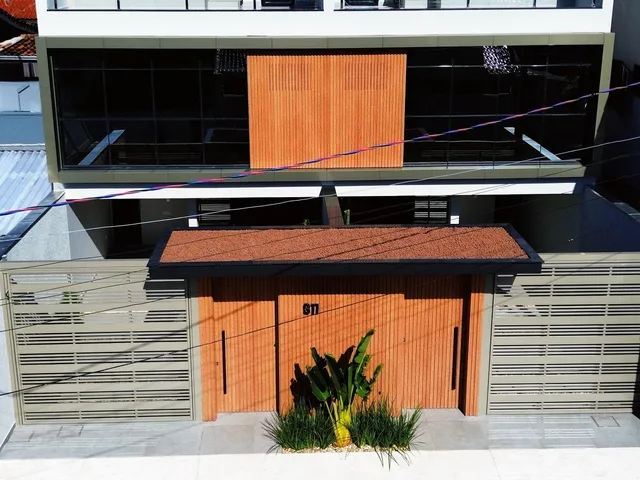 Imagem: CASA TRIPLEX COM 03 SUÍTES NO CENTRO DE