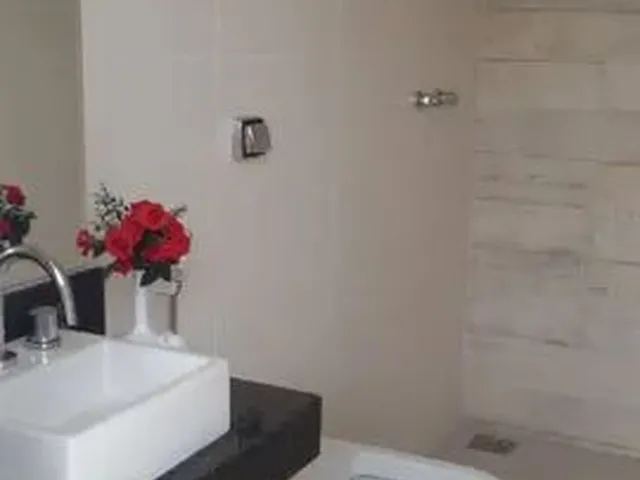 Imagem 2: Casa para Aluguel Tem 180 M2 com 03 Quartos no Bairro Nova Uberlândia - Uberlândia - Mg