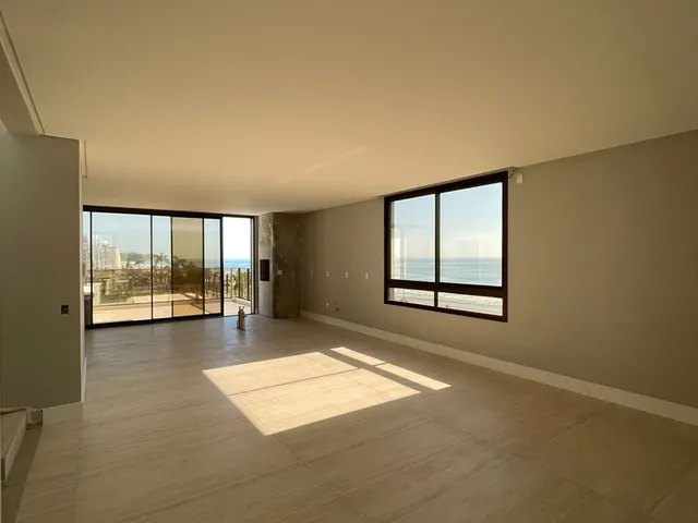 Imagem 2: COBERTURA TRIPLEX COM VISTA PARA O MAR NA PRAIA BRAVA - ITAJAÍ