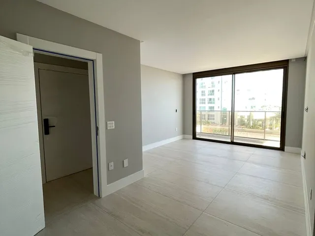 Imagem 15: COBERTURA TRIPLEX COM VISTA PARA O MAR NA PRAIA BRAVA - ITAJAÍ