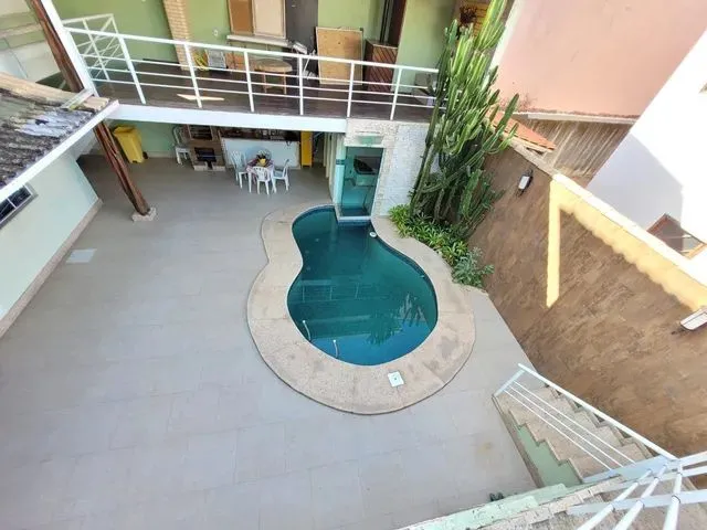 Imagem 1: Casa Triplex com Piscina para Aluguel com 3 Quartos, Sendo 2 Suítes, no Jardim Santo