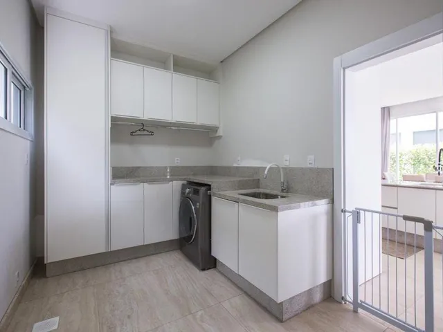 Imagem 2: CONDOMÍNIO RESERVA CAMBORIÚ GOLF CLUB - CASA DECORADA COM 04 SUÍTES EM CAMBORIÚ