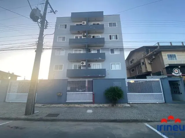 Imagem: O apartamento possui 2 Dormitórios, 1 Banheiro, 1 Vaga na
