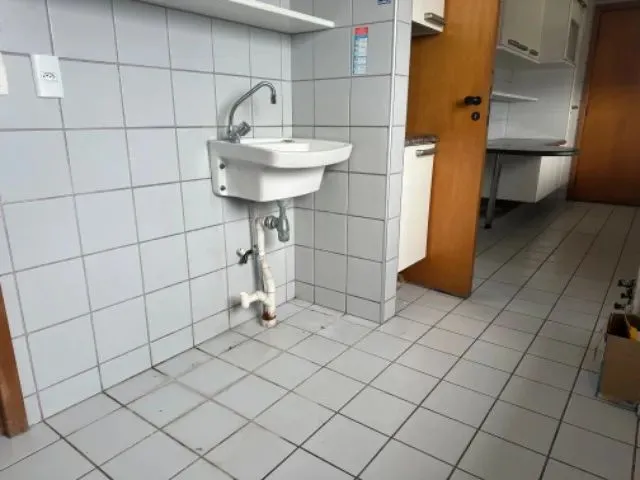 Imagem 8: Alugo Apartamento 4 Quartos (3 Suítes)