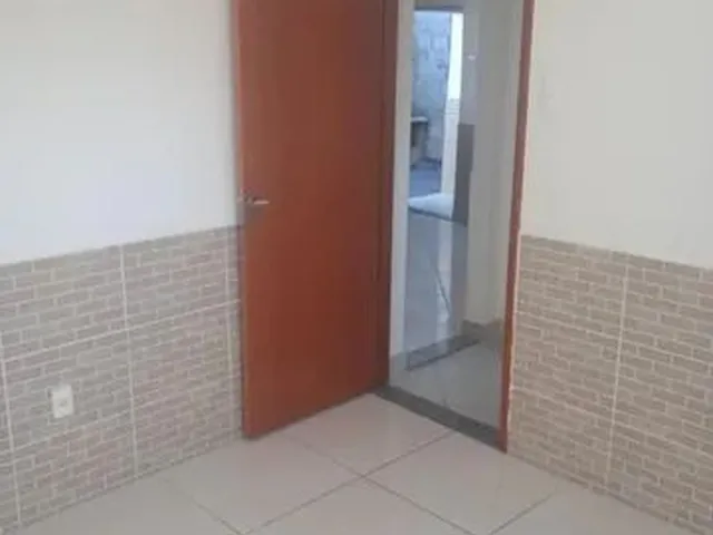 Imagem 3: Casa para Aluguel Possui Cerca 60 Metros Quadrados com 2 Quartos em Gramacho - Duque de Ca