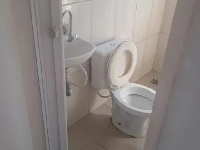 Imagem 2: Casa para Aluguel Possui Cerca 60 Metros Quadrados com 2 Quartos em Gramacho - Duque de Ca