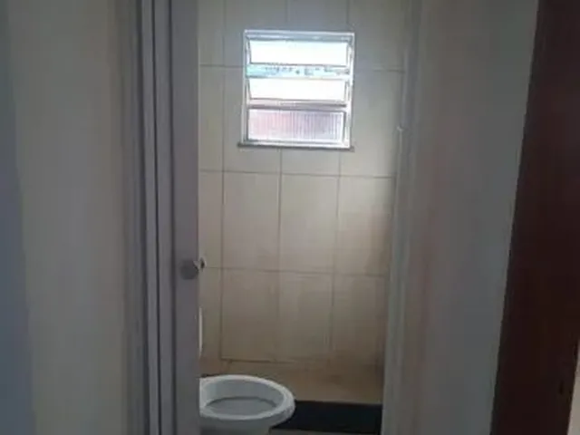 Imagem 4: Casa para Aluguel Possui Cerca 60 Metros Quadrados com 2 Quartos em Gramacho - Duque de Ca