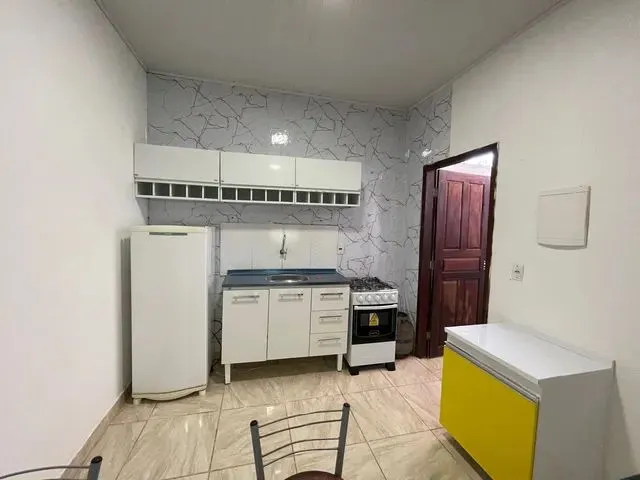 Imagem: O apartamento possui 1 Dormitório, 1 Banheiro, 1 Vaga na garagem