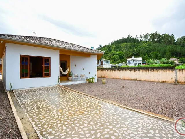Imagem 1: Casa à venda no bairro Centro - Governador Celso Ramos/SC