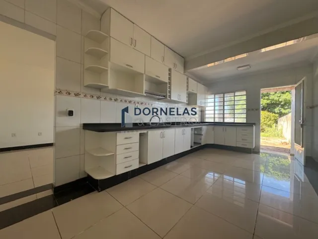 Imagem 9: CASA TÉRREA 3 DORMITÓRIOS UMA SUÍTE GUARAPARK COND. FECHADO TERRENO COM 800M²