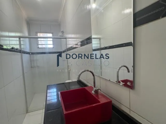 Imagem 5: CASA TÉRREA 3 DORMITÓRIOS UMA SUÍTE GUARAPARK COND. FECHADO TERRENO COM 800M²