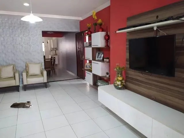 Imagem: A casa possui 3 Dormitórios, 1 Suíte, 1 Banheiro, 2 Vagas