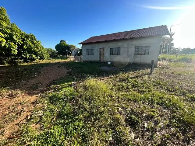 Imagem 11: Sítio Localizada na Lh 03 do Flor do Amazonas a 31 Km de Cándeias do Jamari