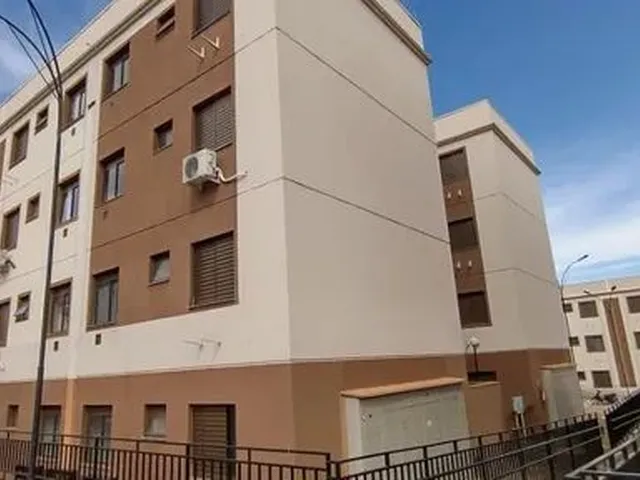 Imagem: O apartamento possui 2 Dormitórios, 1 Banheiro, 1 Vaga na