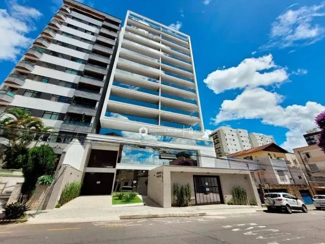 Imagem: Apartamento com 4 Quartos À Venda, 181