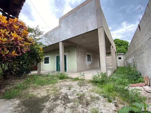 Imagem 1: Imperdível! Casa à venda no Centro de Araruama-RJ, 2 quartos, 1 suíte, sala, banheiro