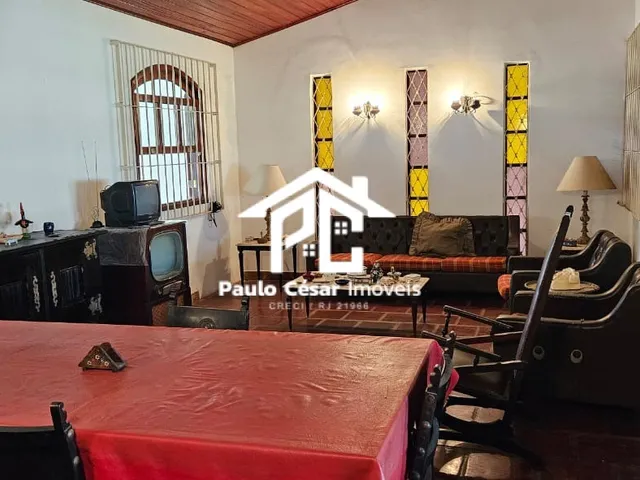 Imagem 6: Com 05 Quartos sendo 03 suítes, 02 banheiros, sala com 02 ambientes, cozinha, varandas