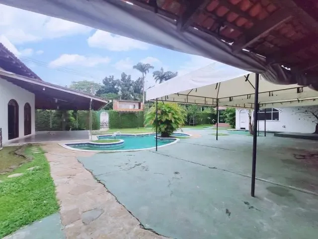 Imagem 4: Casarão com Piscina na Alameda Dom Jorge na Aug Motenegro Próx Ville Laguna 880M² 3
