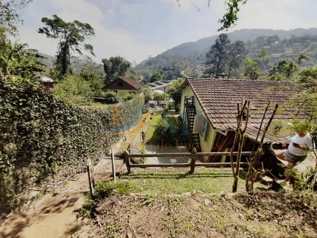 Imagem 1: Casa À Venda com 3 Dormitórios em Duarte Silveira, Petrópolis Cod:000120