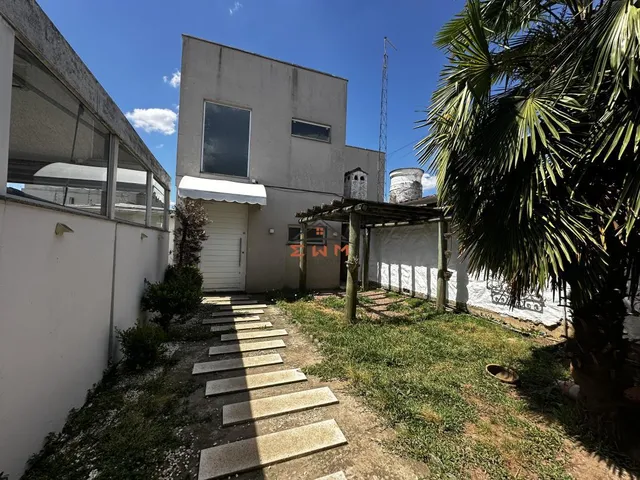 Imagem: Casa a venda com piscina