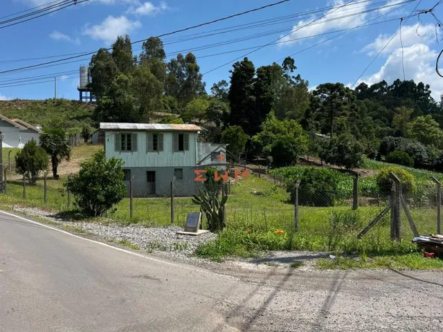 Imagem: Área de terra de 1.750m²