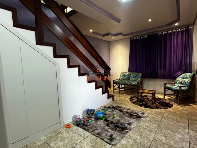 Imagem 2: Casa À Venda em Farroupilha, Bairro Primeiro de Maio, com 3 Dormitórios e Churrasqueira