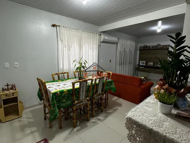 Imagem 5: Casa à venda em Farroupilha - 3 Dormitórios, Churrasqueira e Garagem