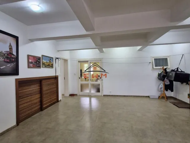 Imagem 2: Casa de Alto Padrão com 4 Dormitórios em Farroupilha - Centro