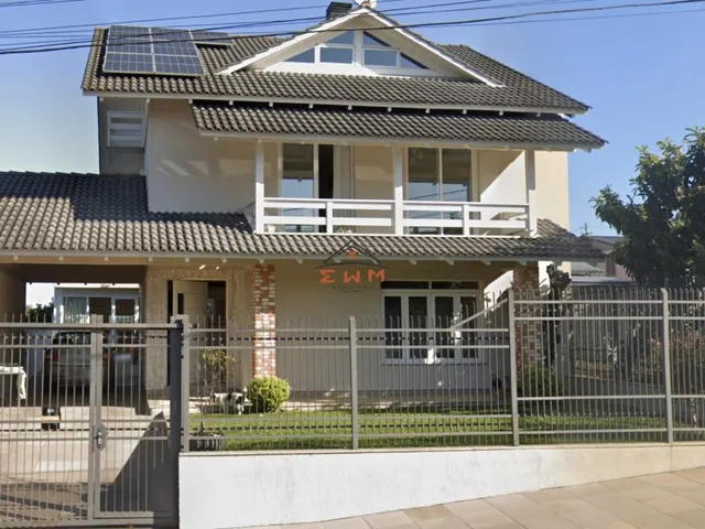 Imagem: Excelente Casa com três pavimentos, mais