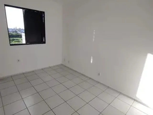 Imagem 5: Lindo Apto. com 2 Quartos Sendo 1 Suíte e Varanda, por Trás da Loja Carajás!