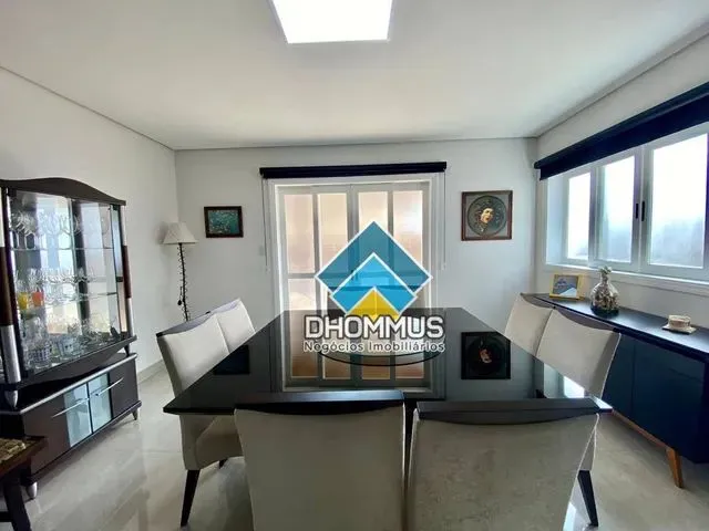 Imagem: Casa com 5 Dormitórios À Venda, 218 M²