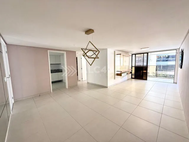 Imagem: O apartamento possui 3 Dormitórios, 2 Suítes, 1 Banheiro,