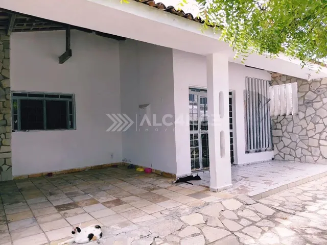 Imagem: Casa - 4 Quartos - 1 Suíte - 200 m²