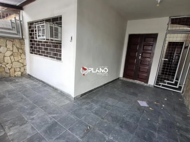 Imagem: VENDO OU ALUGO CASA 3/4 COM SUÍTE NO CENTRO
